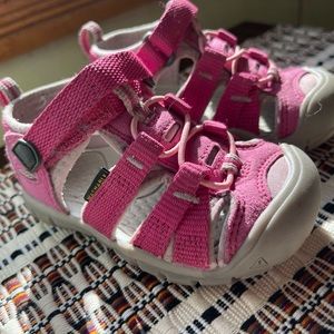 Great condition - worn less than 5 times. Great tread and ready for summer!